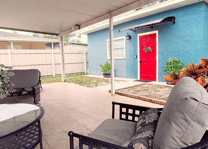 House Close To Downtown, Airport, Raymond James Stadium, And Many More Places