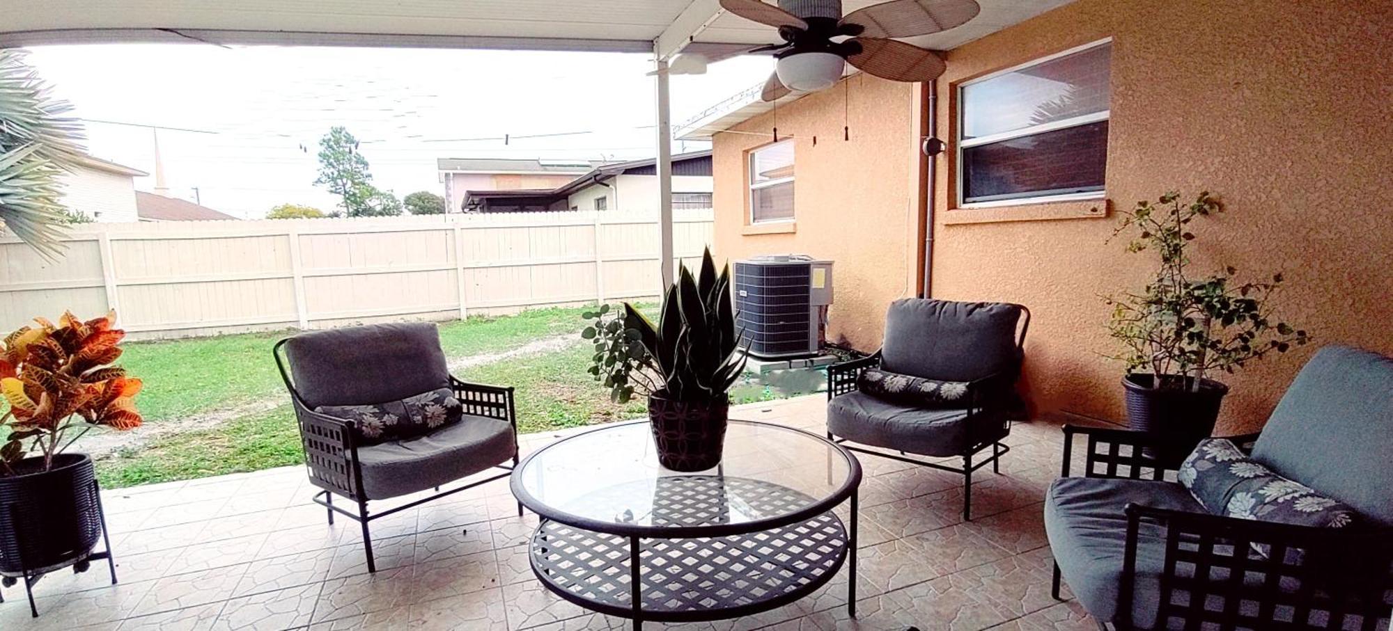 House Close To Downtown, Airport, Raymond Stadium, And Many Places Tampa