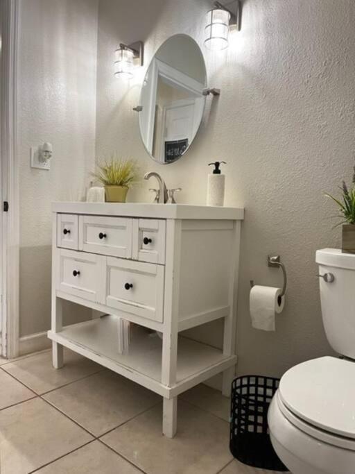House Close To Downtown, Airport, Raymond Stadium, And Many Places Holiday home *