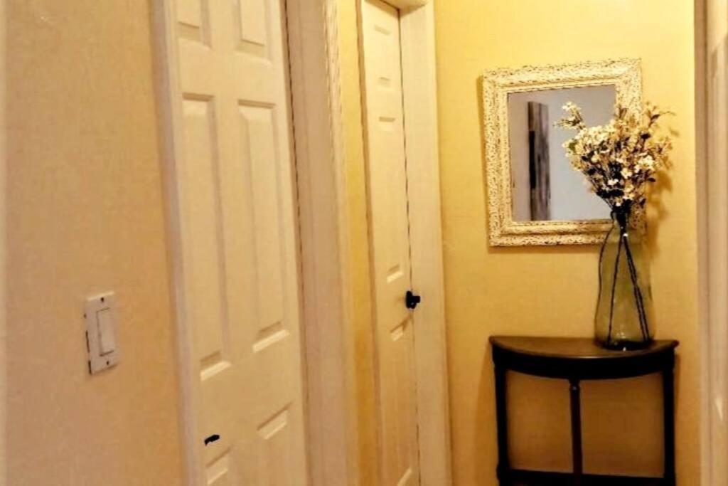 House Close To Downtown, Airport, Raymond Stadium, And Many Places * Tampa