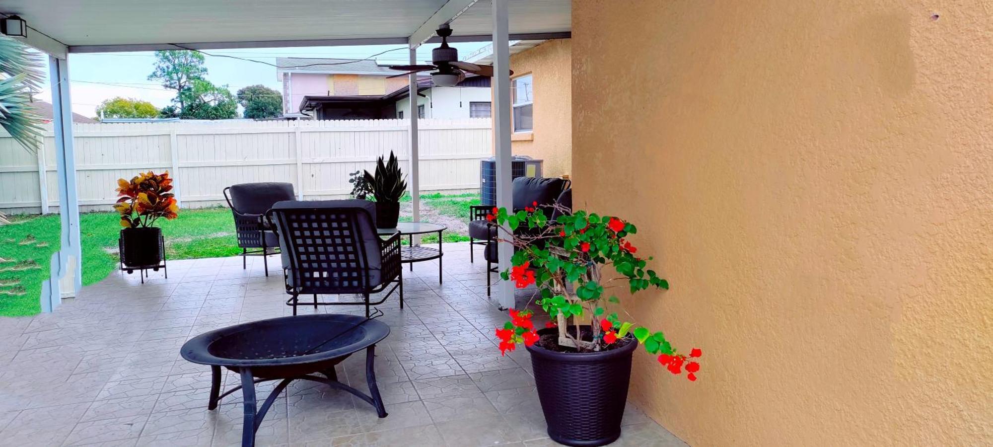 Holiday home House Close To Downtown, Airport, Raymond Stadium, And Many Places *