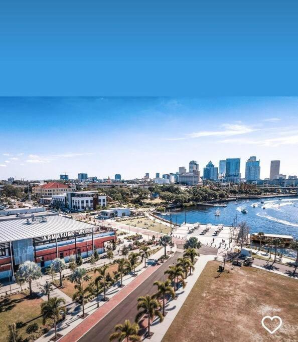 House Close To Downtown, Airport, Raymond Stadium, And Many Places Holiday home