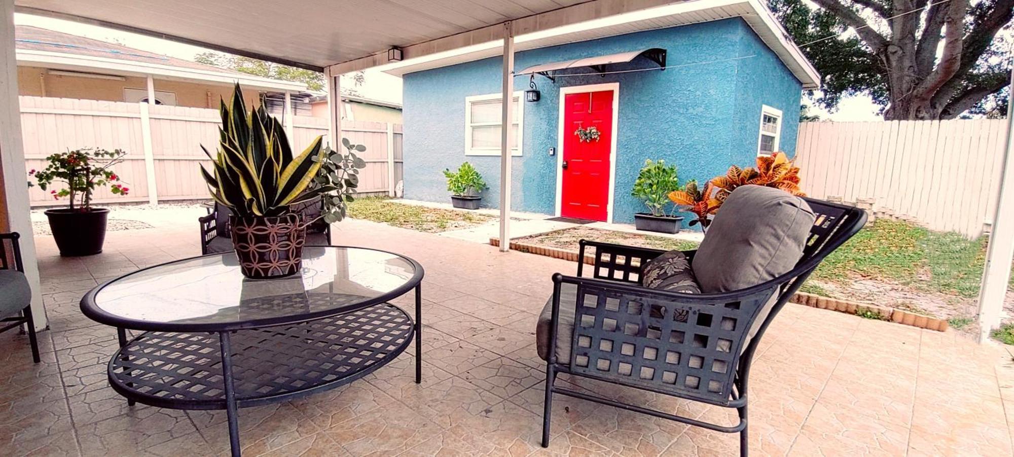 Holiday home House Close To Downtown, Airport, Raymond Stadium, And Many Places *